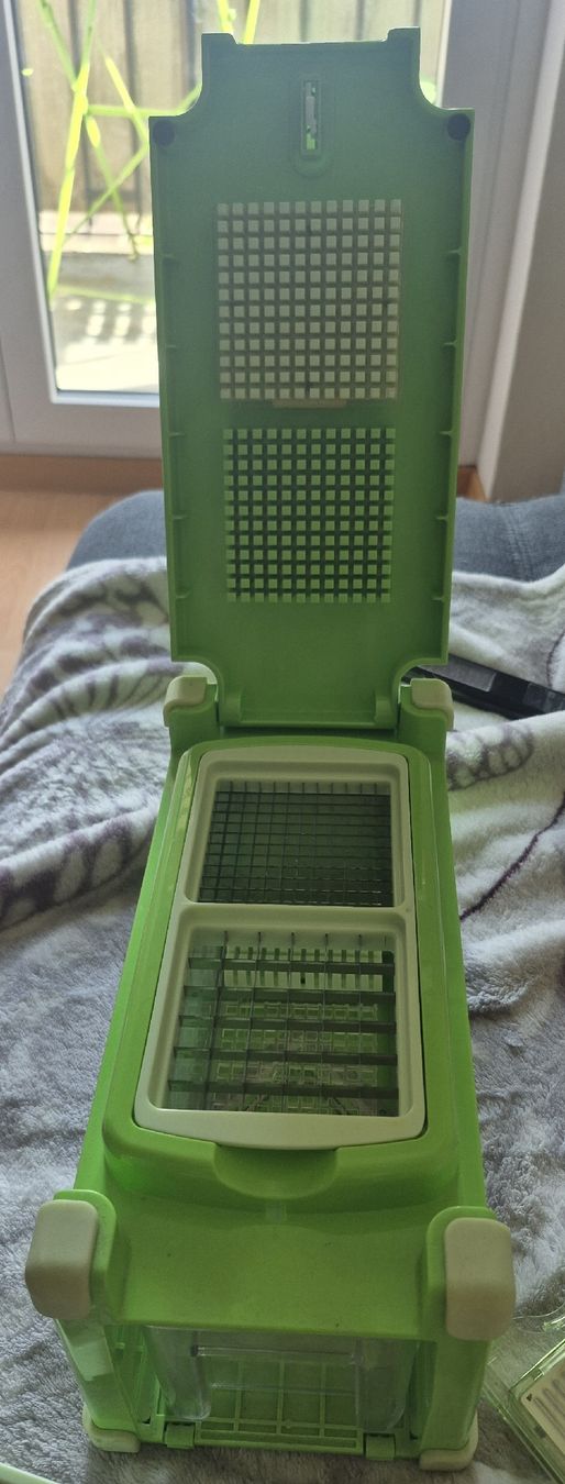 Cucine complete: Gemüse-Schneider mit Einsätzen MagicCube von Nicer Dicer – Usato da Goldach venduto da 19arwenina26 1