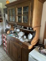 Antiker Buffet-Schrank aus Holz, ideal für die Küche 🍽️