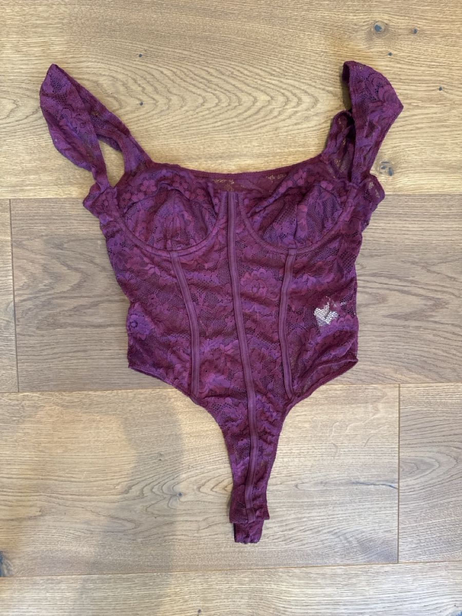 Shein Top: Body SHEIN Spitze dunkelrote – Nuovo (secondo la descrizione) da Zweidlen venduto da sweetchili_03