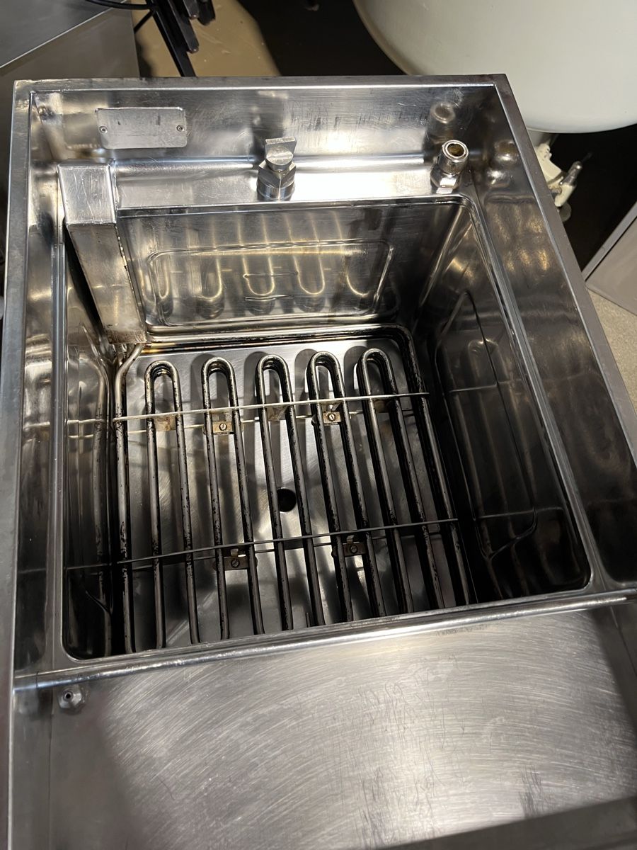 Elettrodomestici da cucina: Professionelle Gastrofrit Fritteuse – Usato da Wohlen AG venduto da Moh80 2