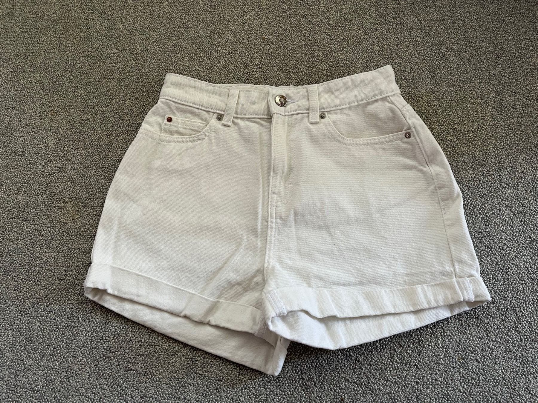 Pantalons: Shorts oder kurze Rock Gr 34 – Neuf (Voir description) à Rekingen AG par nederland1