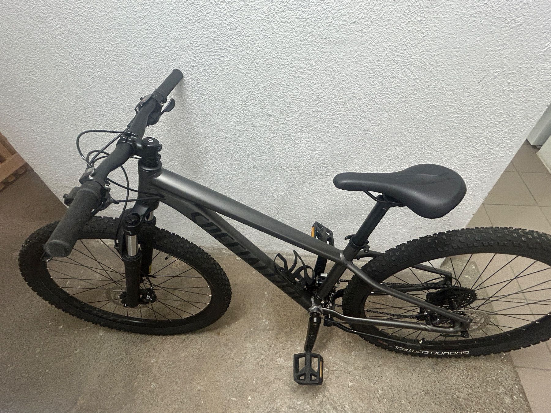 Specialized Biciclette: Specialized Rockhopper Mountain Bike XS – Usato da Luzern venduto da kas_8jpk 1