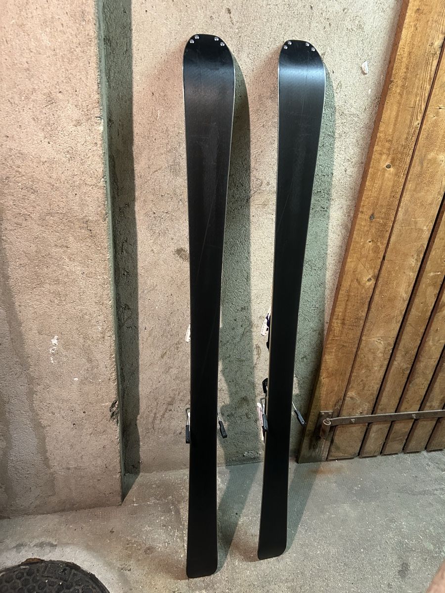 Atomic Skis: Skis Atomic - Afinity PURE – D'occasion à Nyon par sas_p89l 1