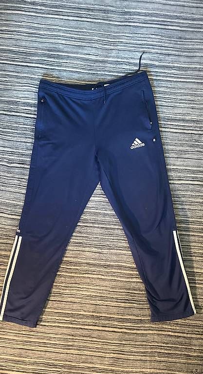 Pantalons: Adidas Vintage Trainerhose – D'occasion à Bern par tan_xdn8