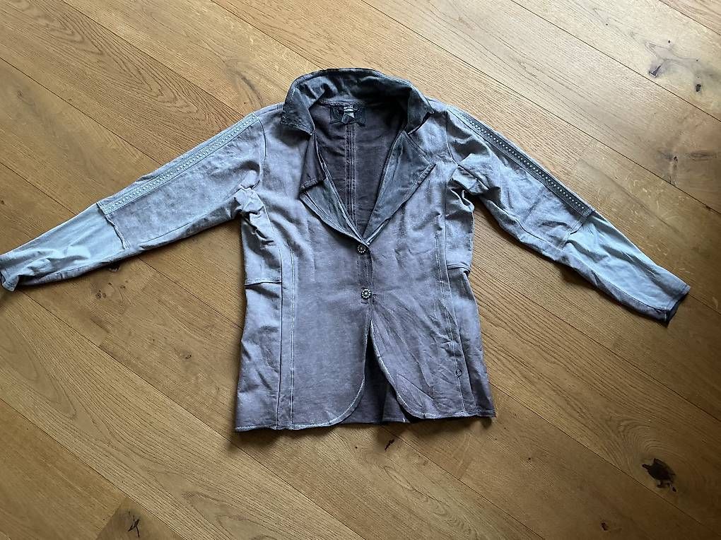 Vestes: Baser in Trendfarbe – Neuf avec emballage d'origine à Rorschacherberg par Rose144 1
