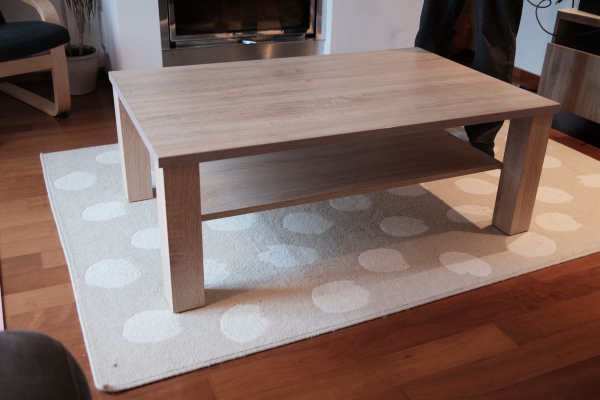 Tables: Table with carpet – D'occasion à Zürich par sgr_rd8q