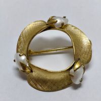 Broche Ronde Dorée Vintage Perles Nacre 2.2 cm #C2
