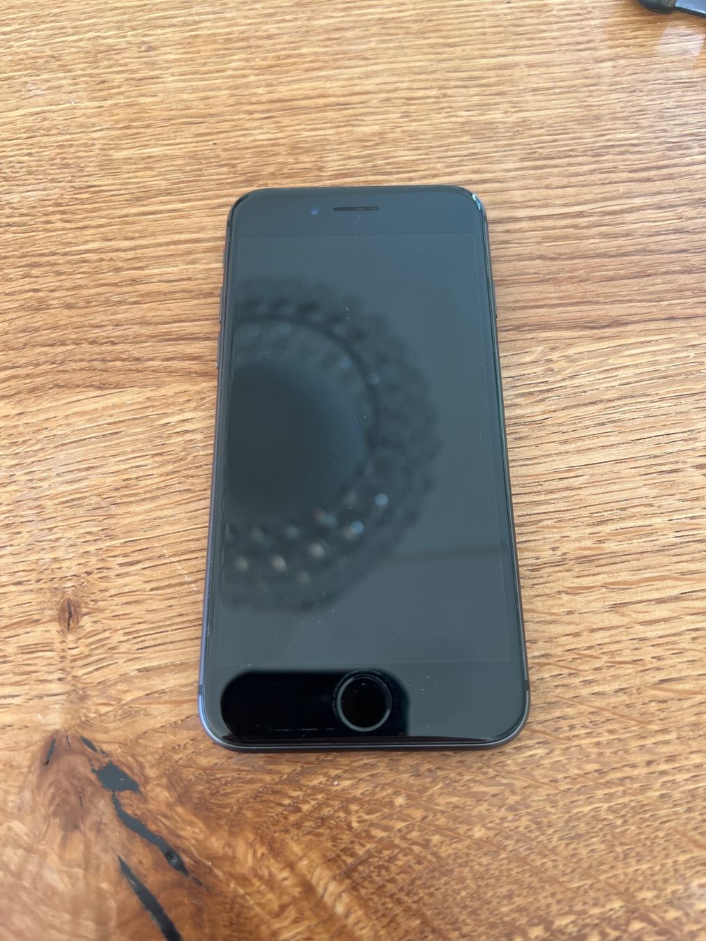 Apple Handys / Smartphones: iPhone 8 inkl. Hülle – Gebraucht aus Wattenwil von iry_j7kx