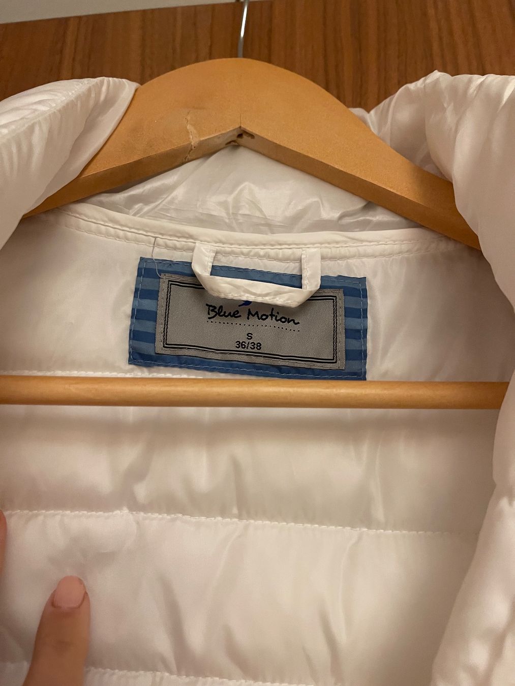 Giacche: Weisse, leichte Windjacke Gr 36/38 – Nuovo (secondo la descrizione) da Horgen venduto da Ed0 1