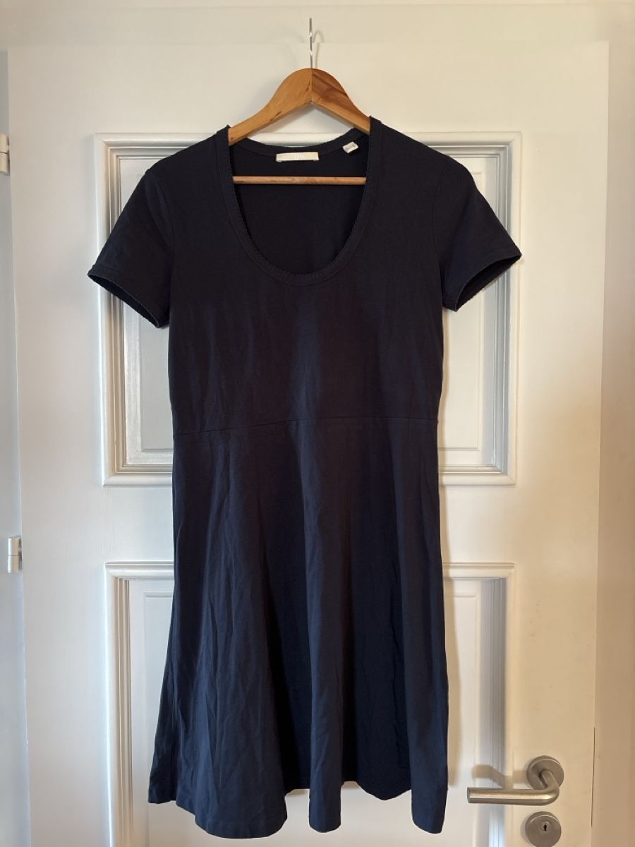Esprit Robes: ESPRIT robe M bleu marine  – D'occasion à Arbaz par nin_zqc6