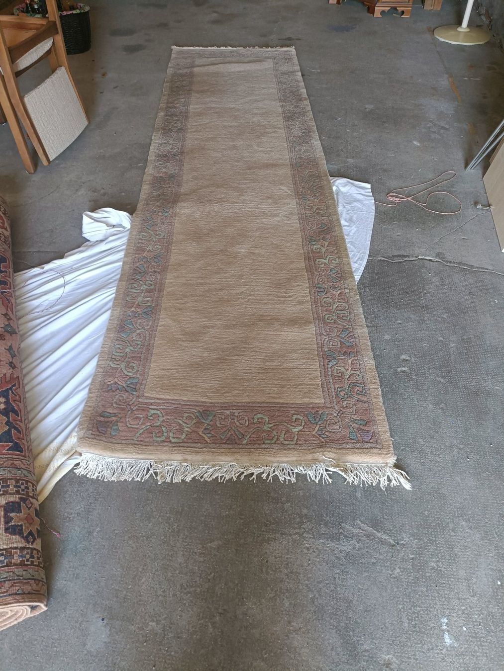 Tapis: Schöner Läufer/Teppich, beige mit Muster – D'occasion à Romanshorn par Flohmarkt_Romanshorn 1