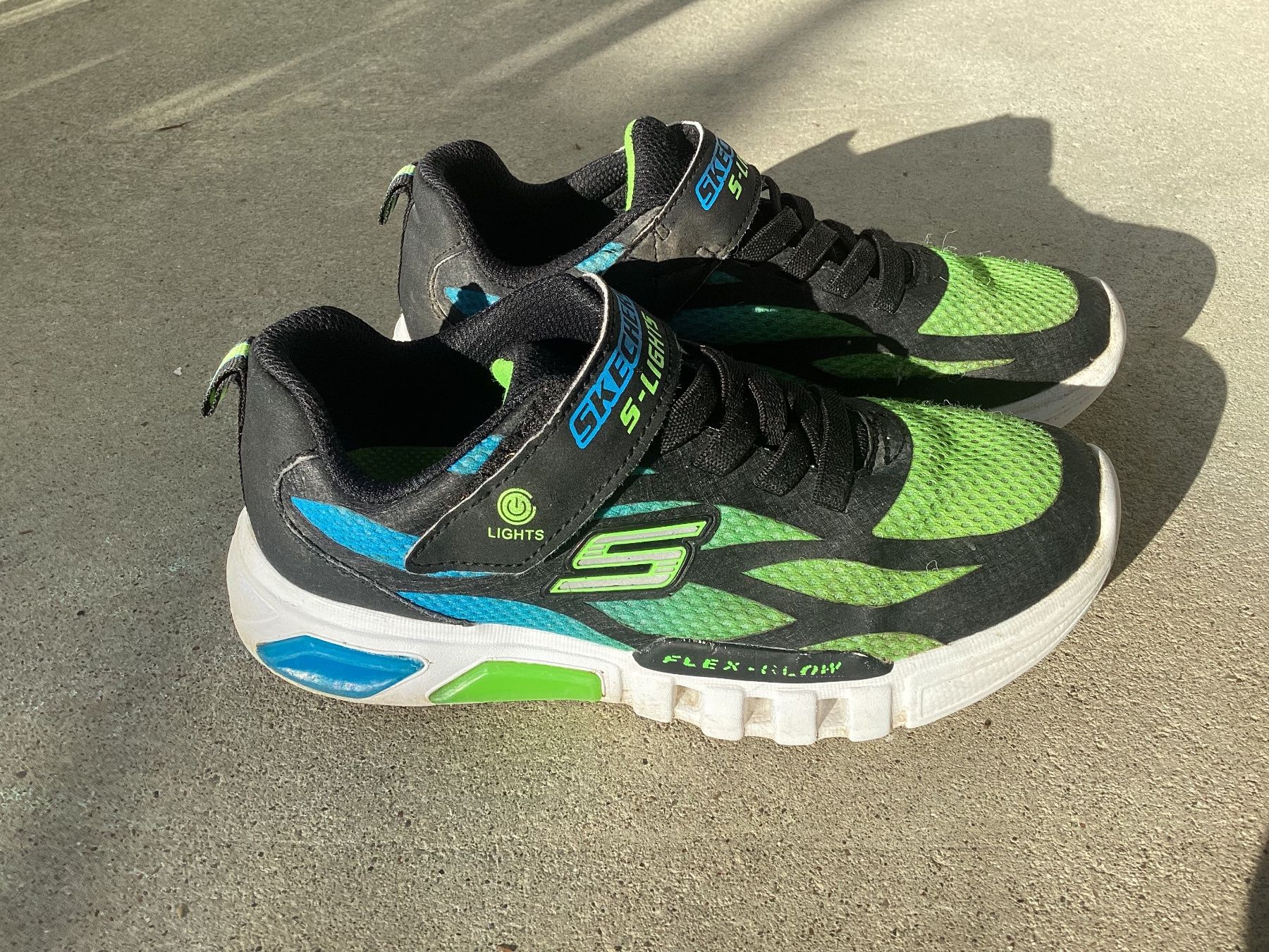 Skechers Scarpe per ragazzi: Skechers LED Gr. 33 – Usato da Männedorf venduto da Molum 4