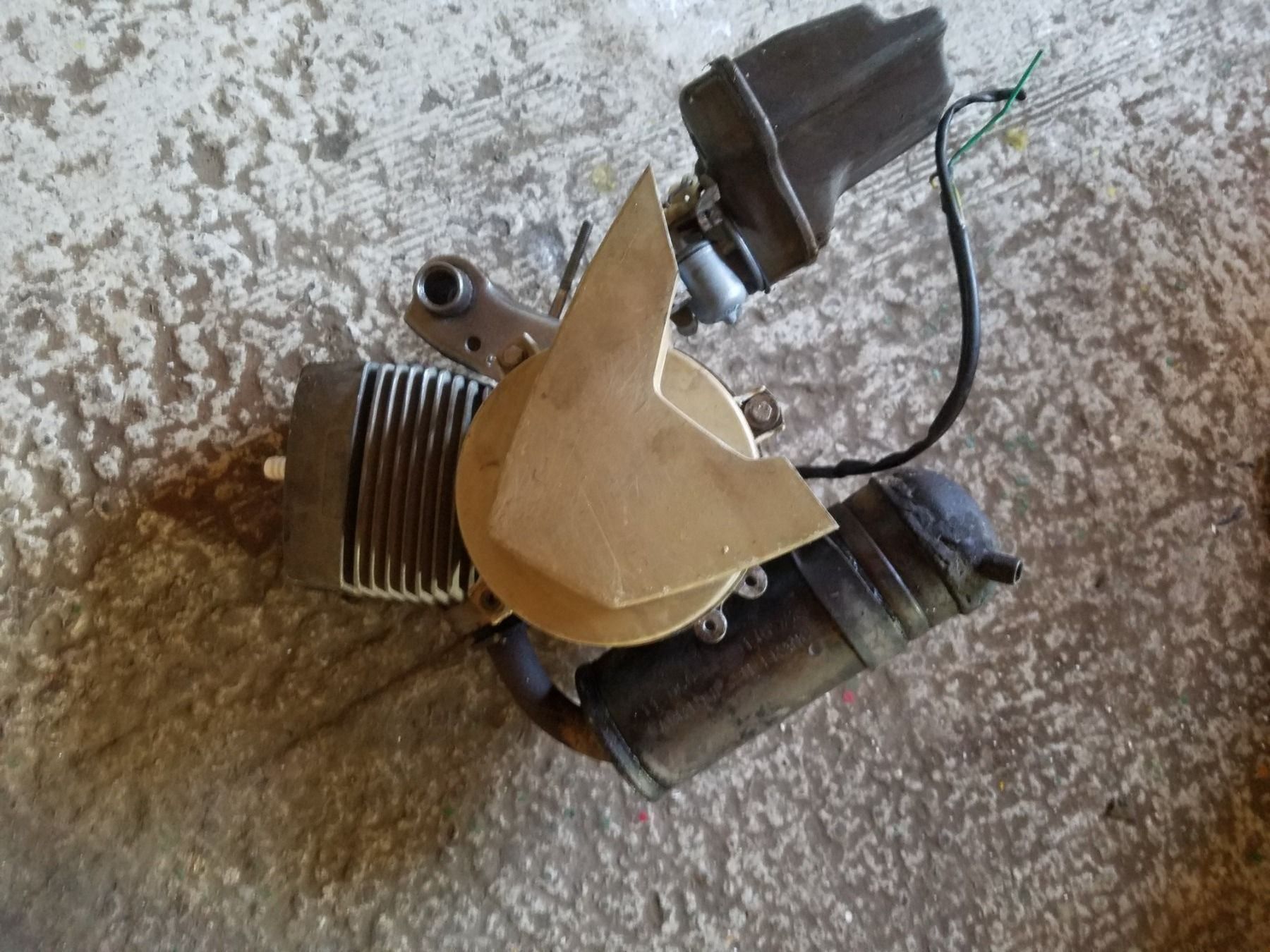 Parti ricambio per ciclomotori: Peugout 103 Motor – Usato da Fulenbach venduto da Elektronik 1