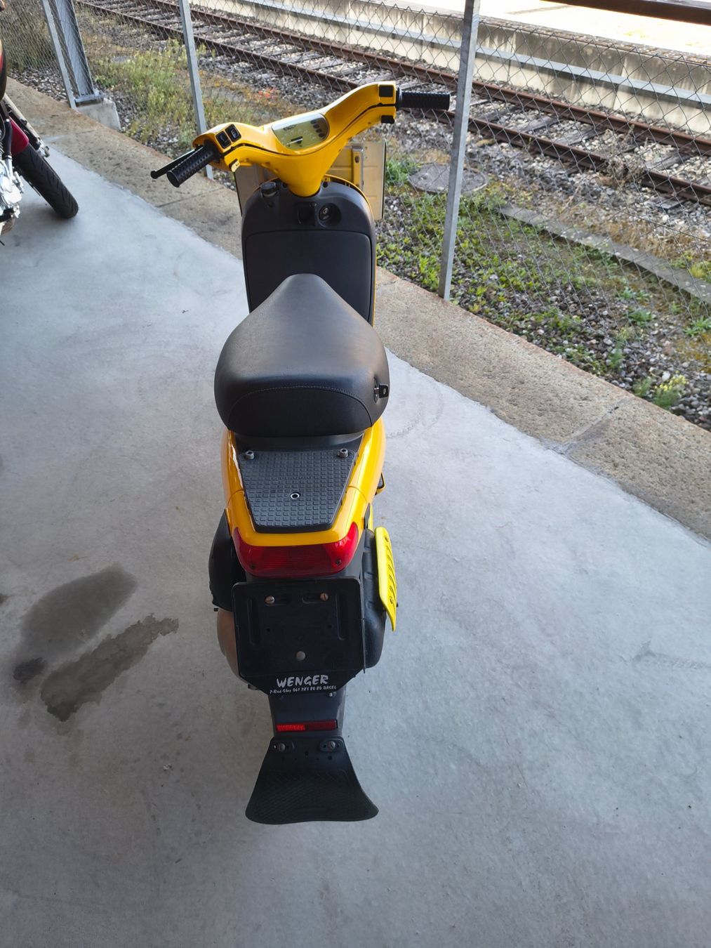 Piaggio Scooter: Piaggio Free Post 50ccm Roller / Scooter mit Frontträger – Difettoso da Laufen venduto da Dreier_Motos_AG 3