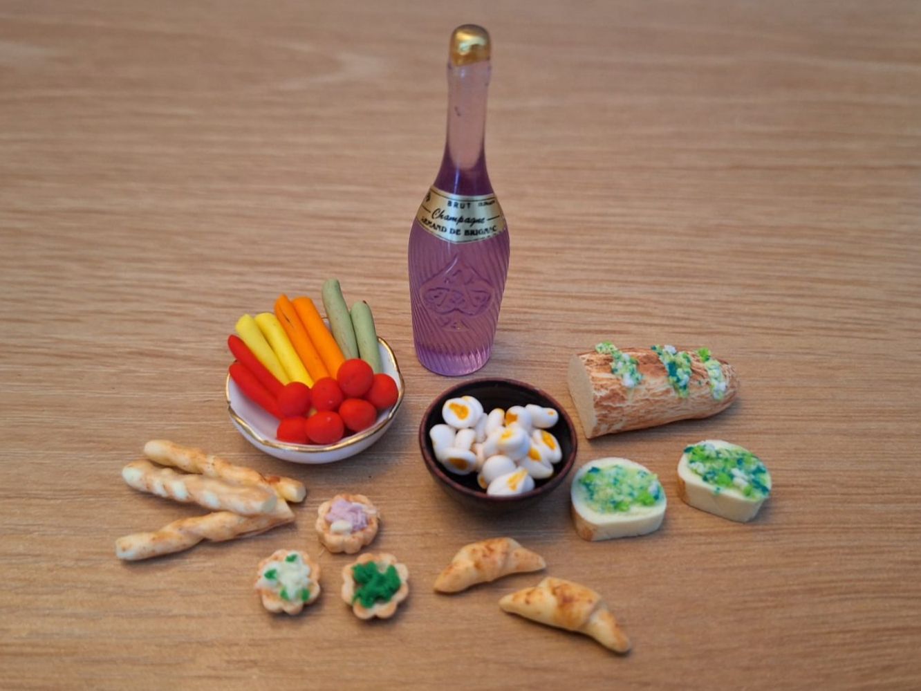 Case e mobili per bambole: Handmade Apero Set, Chnoblibrot, Chäschüechli, Popcorn – Nuovo (secondo la descrizione) da Zürich venduto da HandmadeTinyFood 3