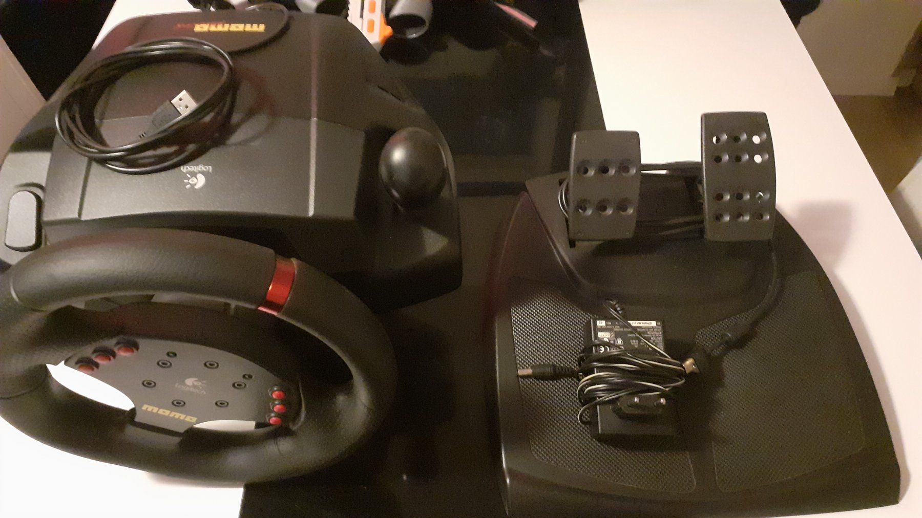 Logitech Controller: Logitech MOMO Racing Force Feedback Wheel – Neu (gemäss Beschreibung) aus Möhlin von Marderli