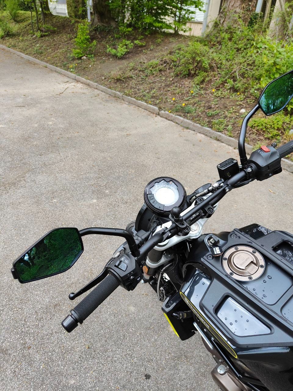 Husqvarna Strada: Husqvarna Svartpilen 401 – Usato da Oberentfelden venduto da Ecofive 1