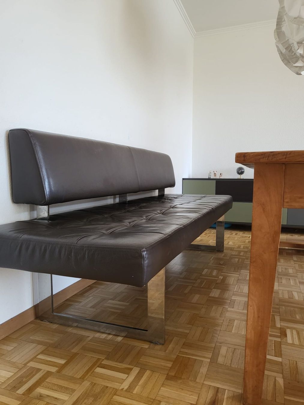 Bänke: Sitzbank aus Leder – Gebraucht aus Zuerich von yoonil 1