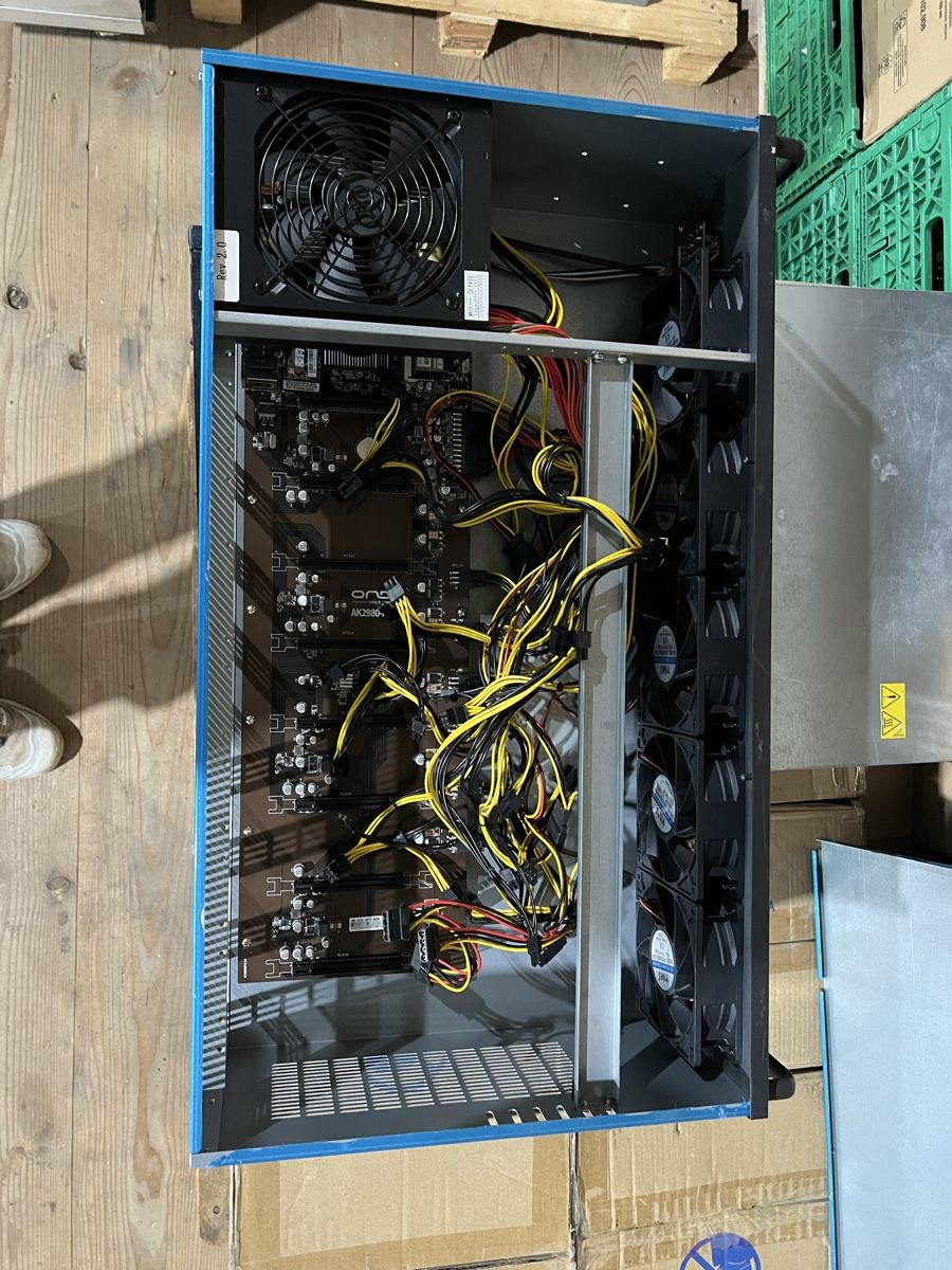 Coin Miner: Mining rig servercase – Nuovo (secondo la descrizione) da Bürglen TG venduto da Miner_Marketplace 3
