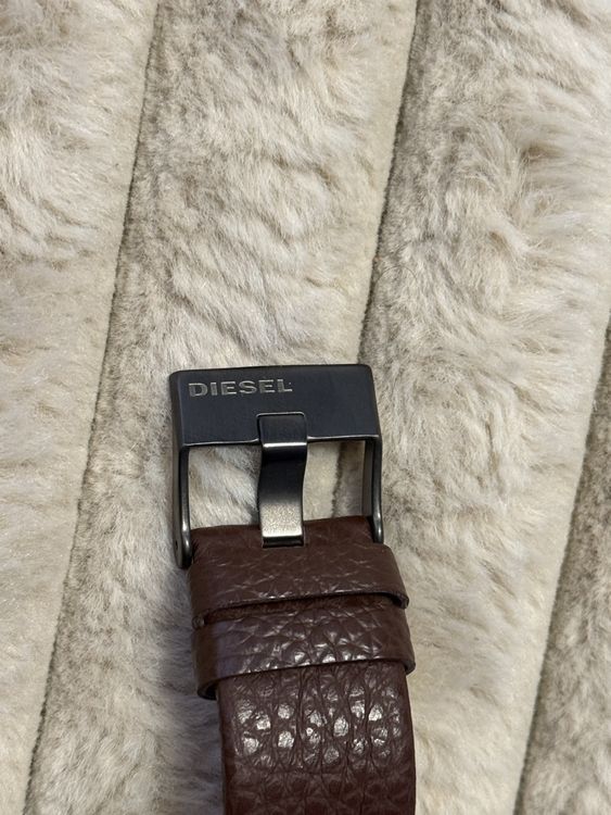 Diesel Uhr fast neu 5