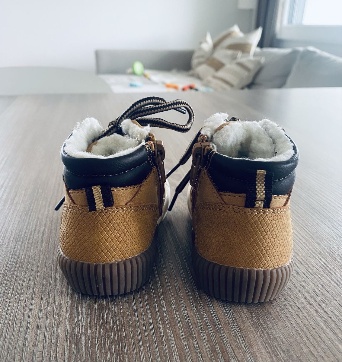 Schuhe für Jungen: Bottines enfant fourrées, couleur camel - taille 20 – Neu (gemäss Beschreibung) aus Delémont von bou_26 1