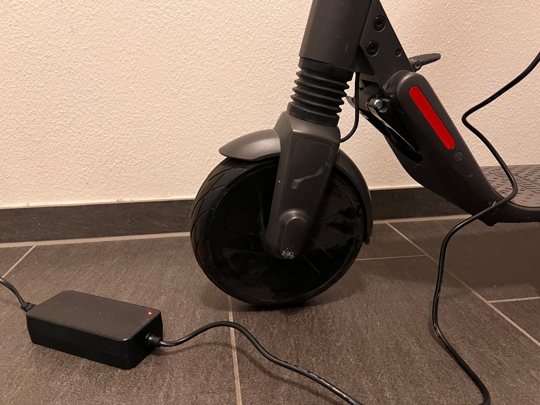 Segway Kickboard: Ninebot KickScooter ES2L by Segway – D'occasion à Zürich par ni7_7xfw 3