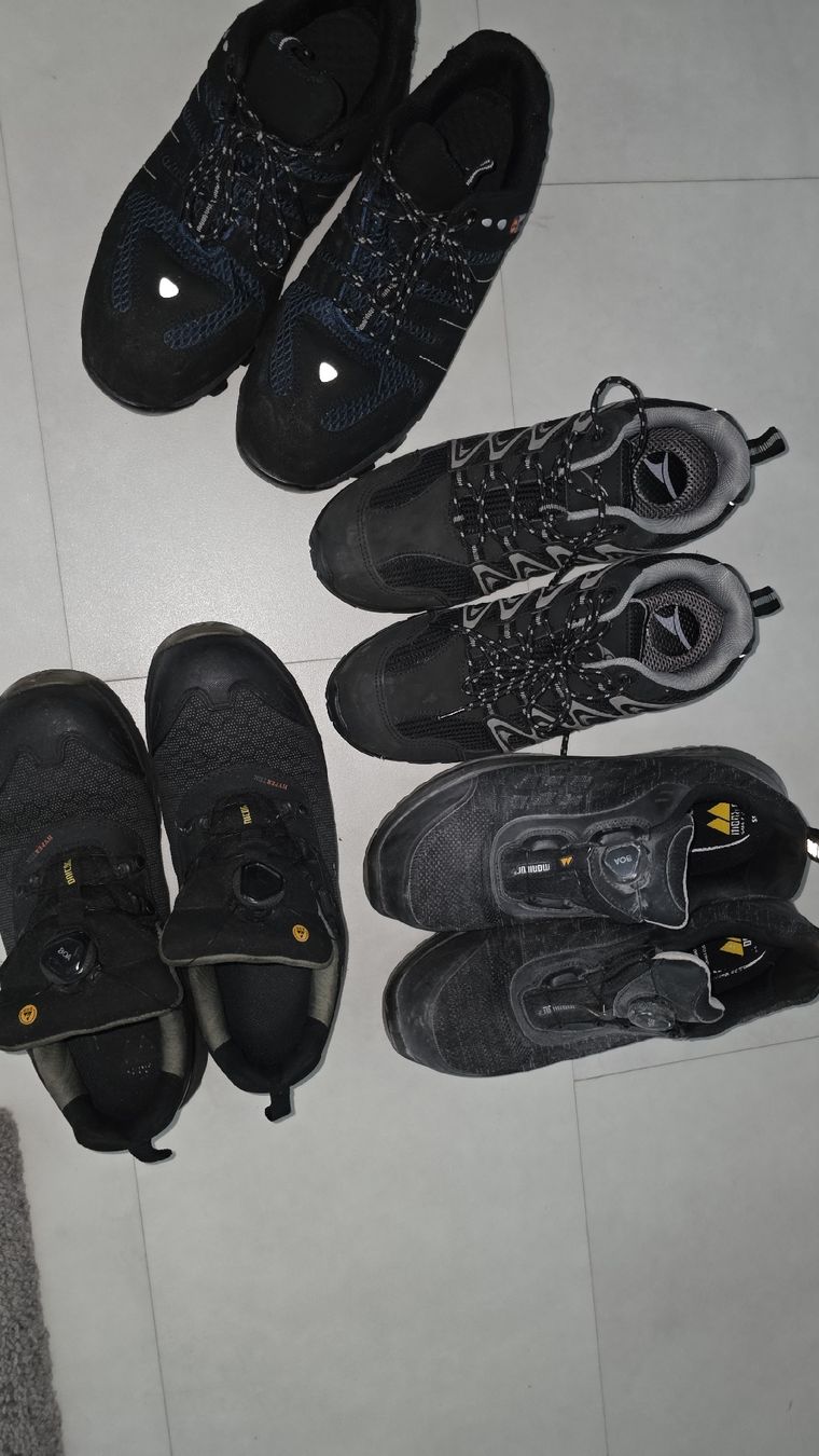 Scarpe da uomo: 4 paar Arbeitsschuhe in grösse 42.5/43 – Usato da Volketswil venduto da Salvatorevinci 1