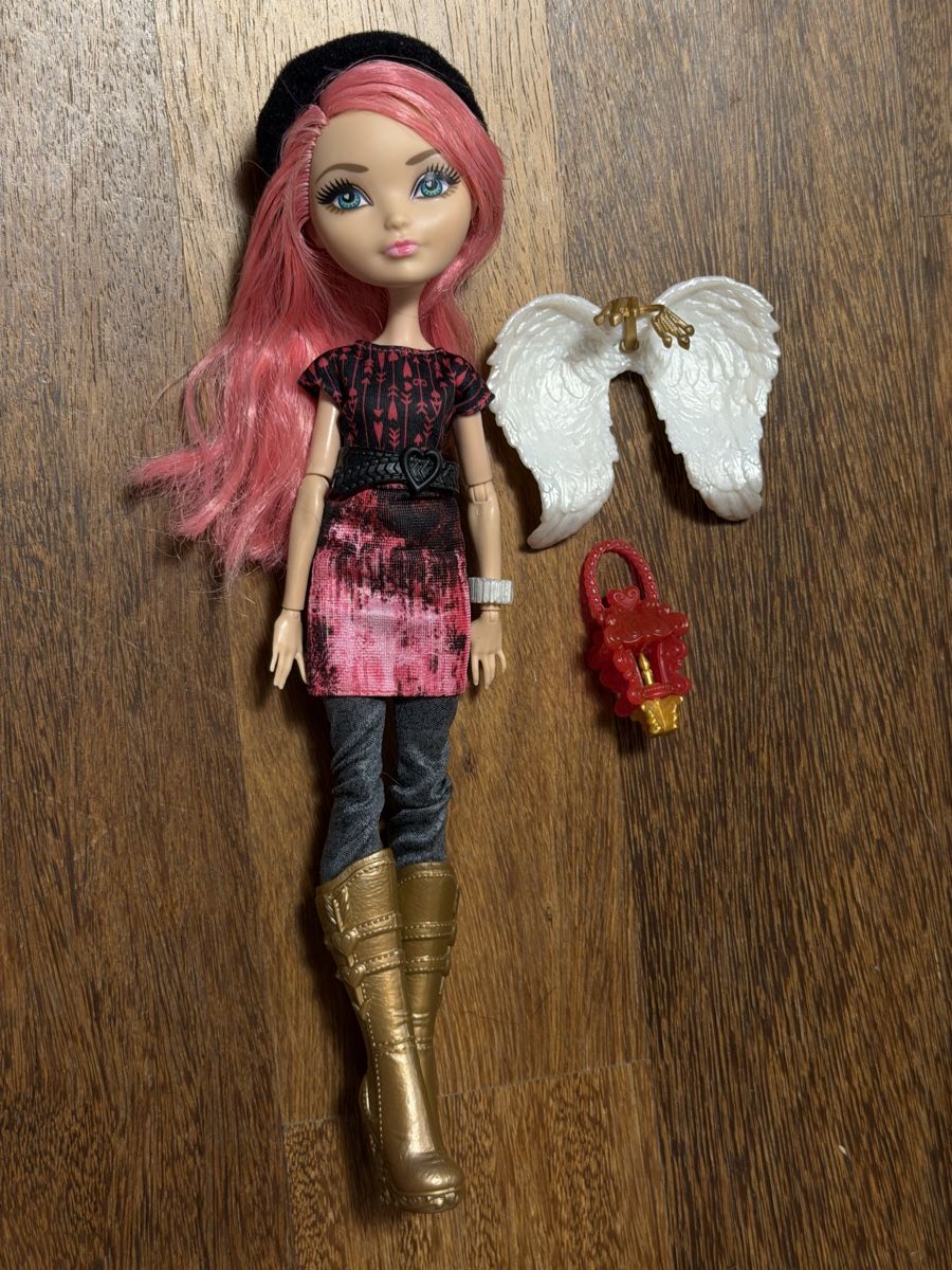 Poupées: Ever after high  – D'occasion à Schindellegi par miminutka