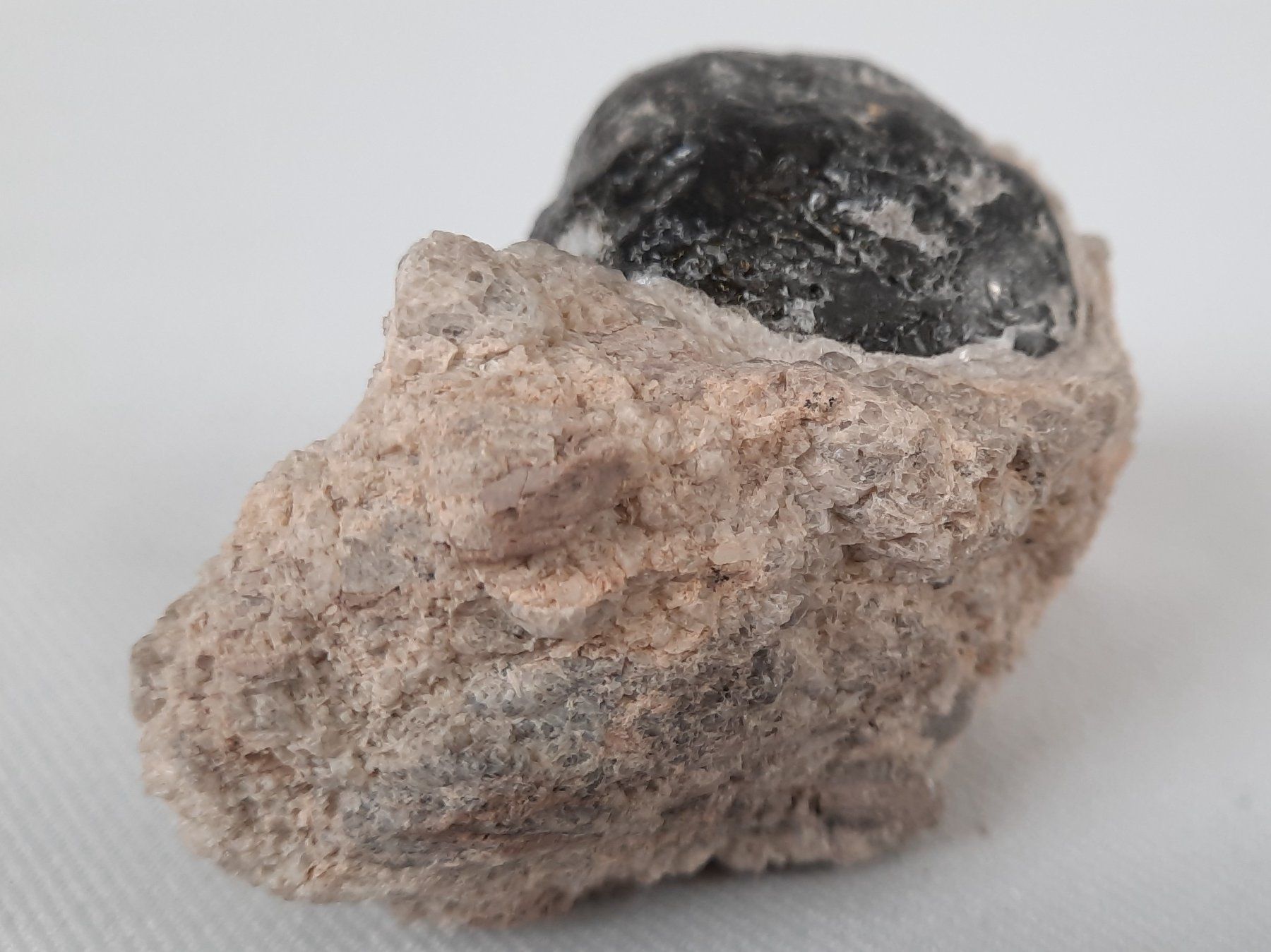 Minerali & Pietre curative: 2 Apachentränen in Muttergestein – Usato da Beinwil am See venduto da Restwert_Beinwil 2