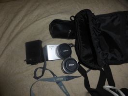NIKON J1 MIT ZWEI  0BJEKTIV
