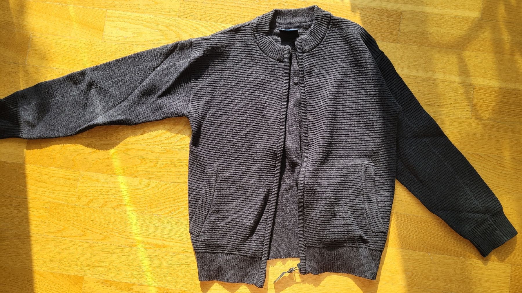 Giacche & Cappotti: Strickjacke mit Reissverschluss gr.146 – Usato da Winkel venduto da Madziacz
