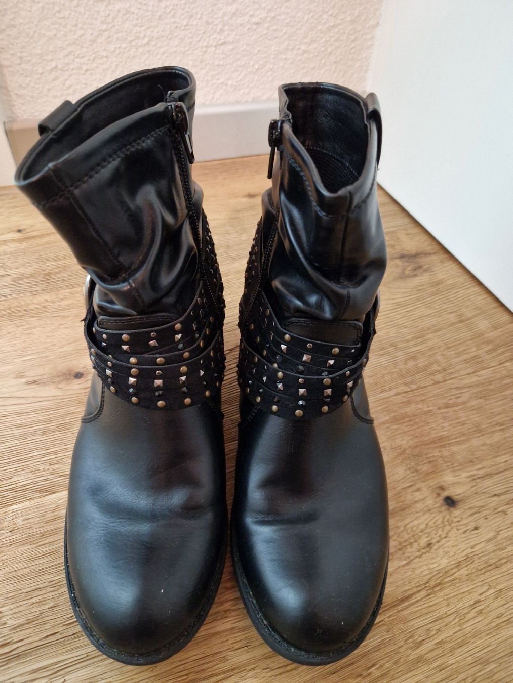 Scarpe da donna: Stiefeletten Gr. 38 – Usato da Berikon venduto da lotti11 1