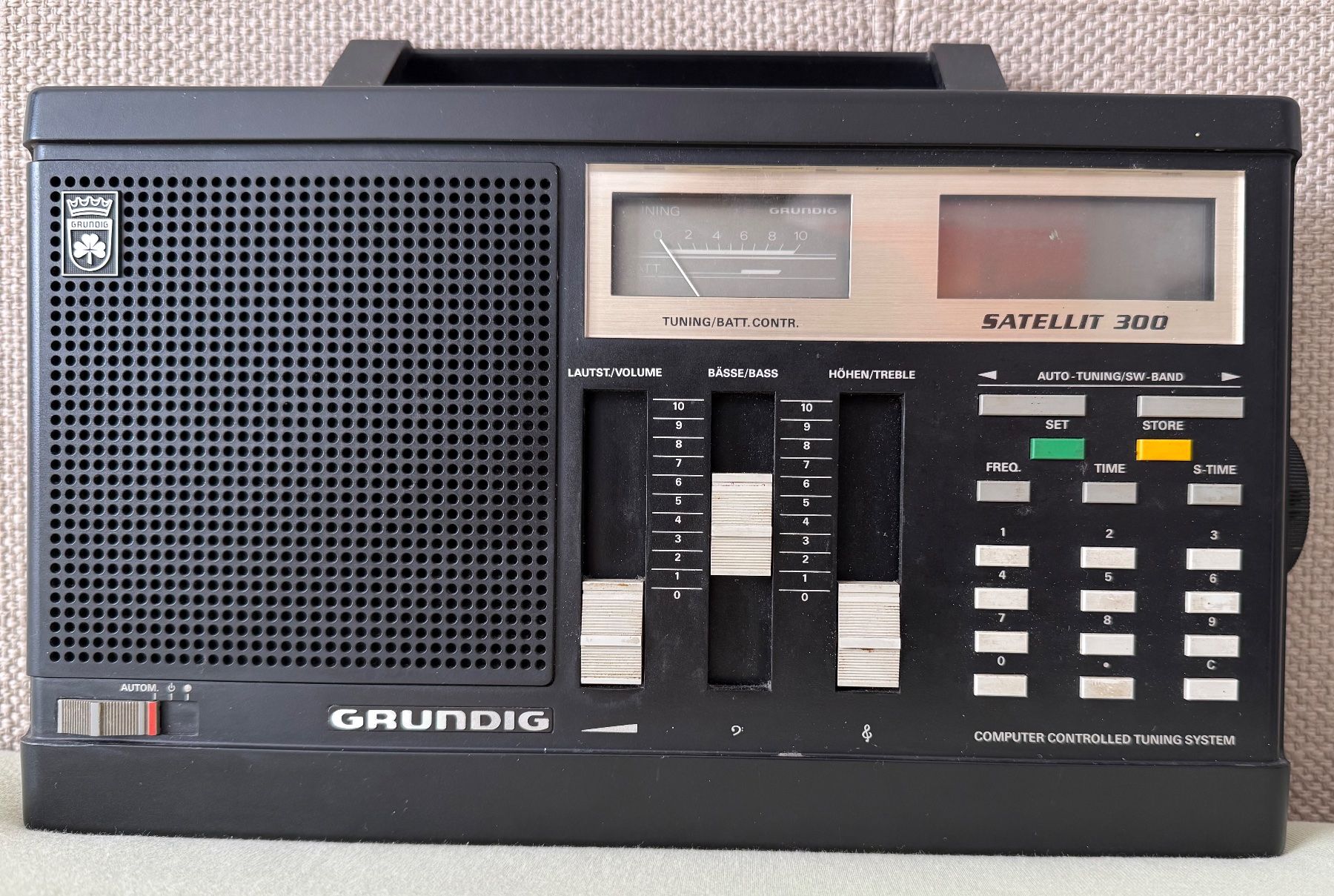 Radio: Grundig Satellit 300 – Usato da Winterthur venduto da katalunk