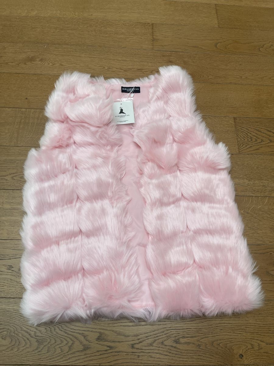 Gilets & Westen: Rosa Kunstfellgilet Neu – Neu und originalverpackt aus Bassersdorf von Sandy456