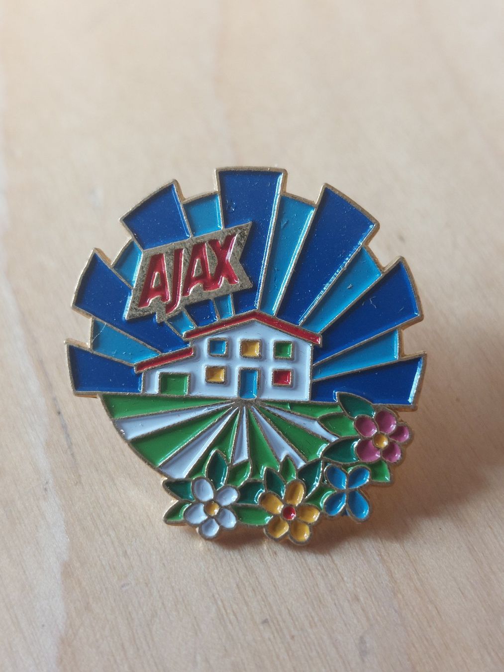 Placchette & Badge: AJAX - PIN – Usato da Gipf - Oberfrick venduto da Esnoopy 4