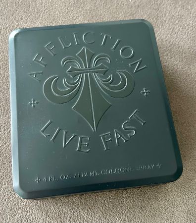 "AFFLICTION" Live Fast BANDANA KOPFTUCH mit Metallbox NEU