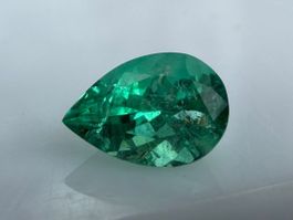 SMARAGD bläulich/grüner  Tropfen  0.515cts  Ural / Sibirien