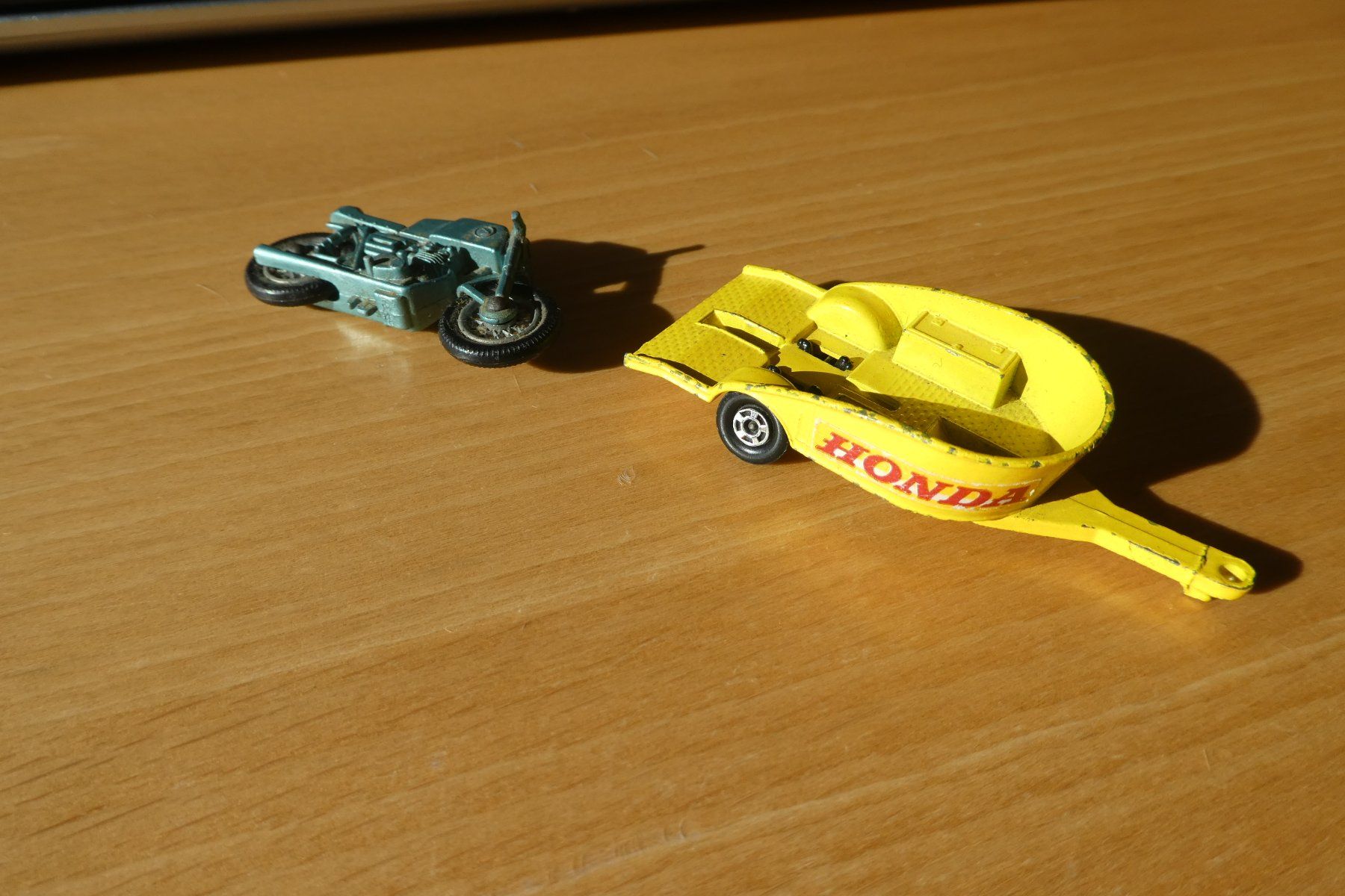 Matchbox Modellini d'auto: Matchbox Honda Töff mit Anhänger – Usato da Buochs venduto da hifipadi 3