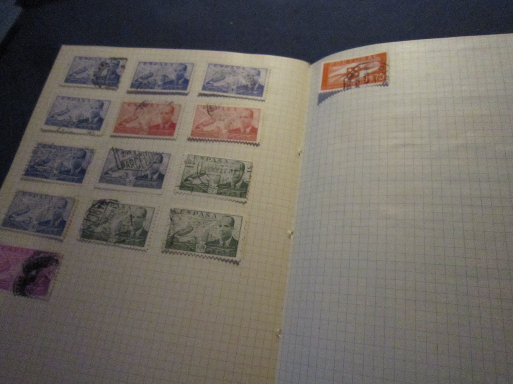 Tous les timbres: Büchlein mit Marken WELT – D'occasion à Giubiasco par sal_9j6w 9