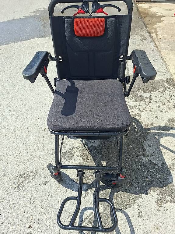 Chaises roulantes: Chaise de transport doccasion – D'occasion à Montalchez par CaroleR