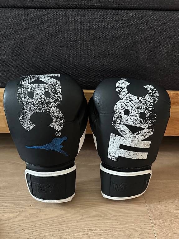 Guanti & manicotti: KickBox / Boxhandschuhe und Schienbeinschoner – Usato da Horw venduto da bluesky_7 1
