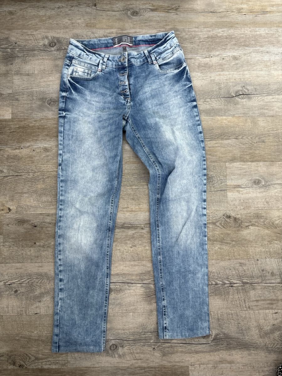 Cecil Jeans: Cecil Jeans Gr.27 – Usato da Goldach venduto da Zwirbel22