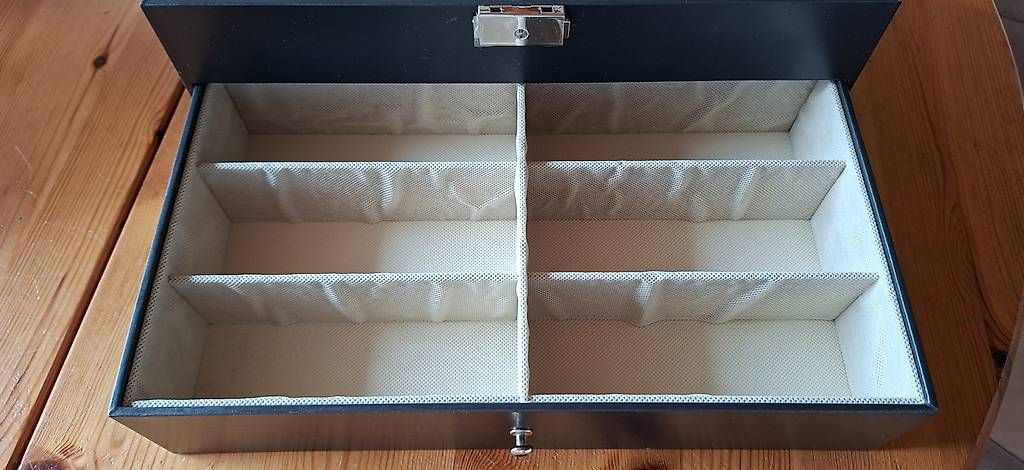 Sonstige Kleidung & Accessoires: Brillenbox echt Leder – Gebraucht aus Männedorf von Mis_nl7l 2