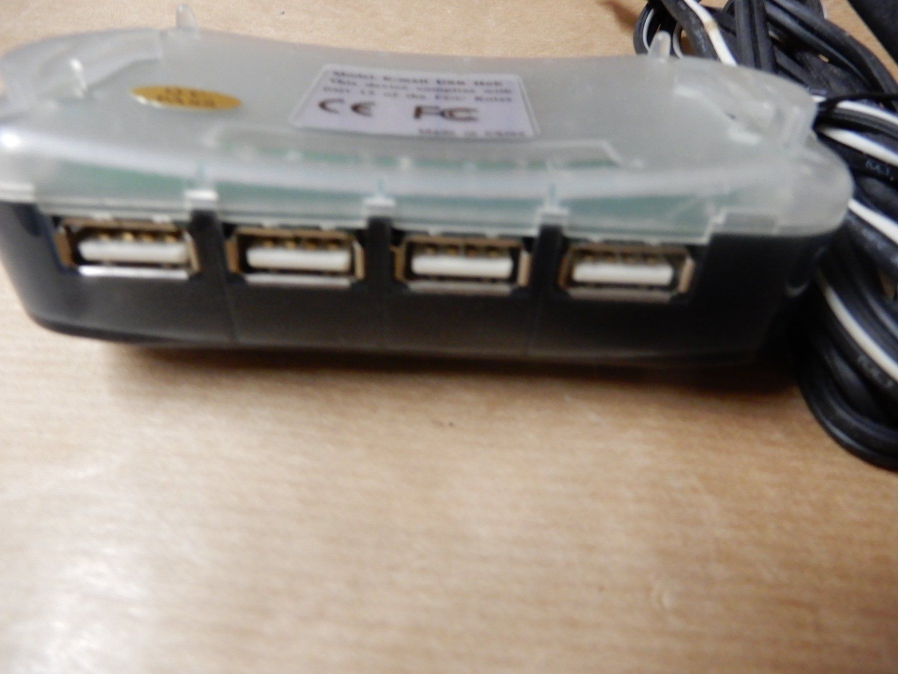 Hub & Switch: Kingpro USB Hub mit Netzteil – Usato da Worben venduto da MaKo3252 3