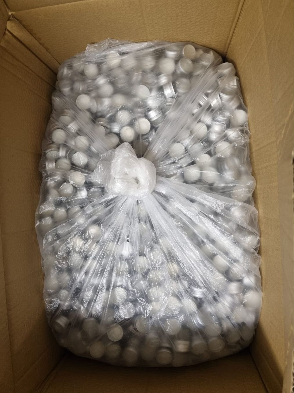 Apribottiglie & Tappi per chiusura: Capsule en aluminium – Nuovo e nell'imballaggio originale da Genève venduto da rafaelguevara 2