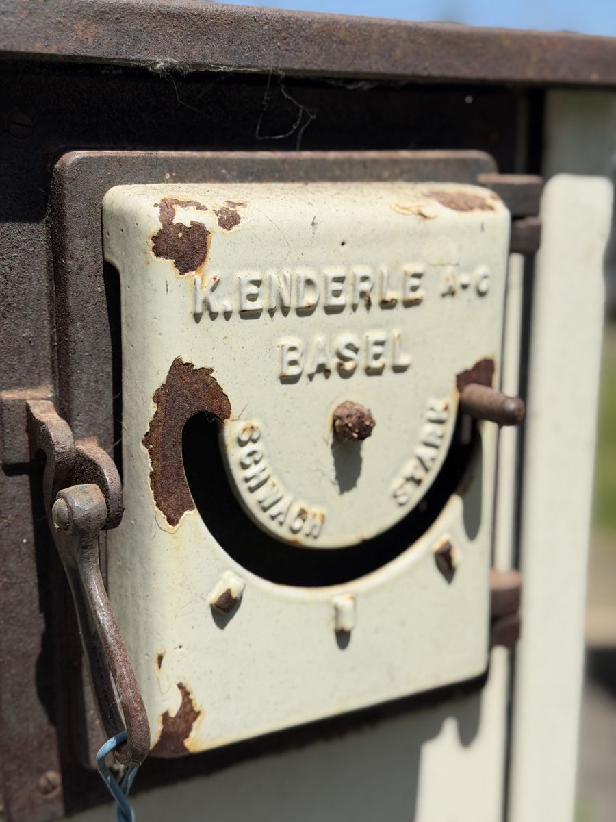 Altri mobili d'antiquariato: Antiker K.Enderle Basel Holzherd mit Kochplatten – Usato da Rheinfelden venduto da DA__RIO 1