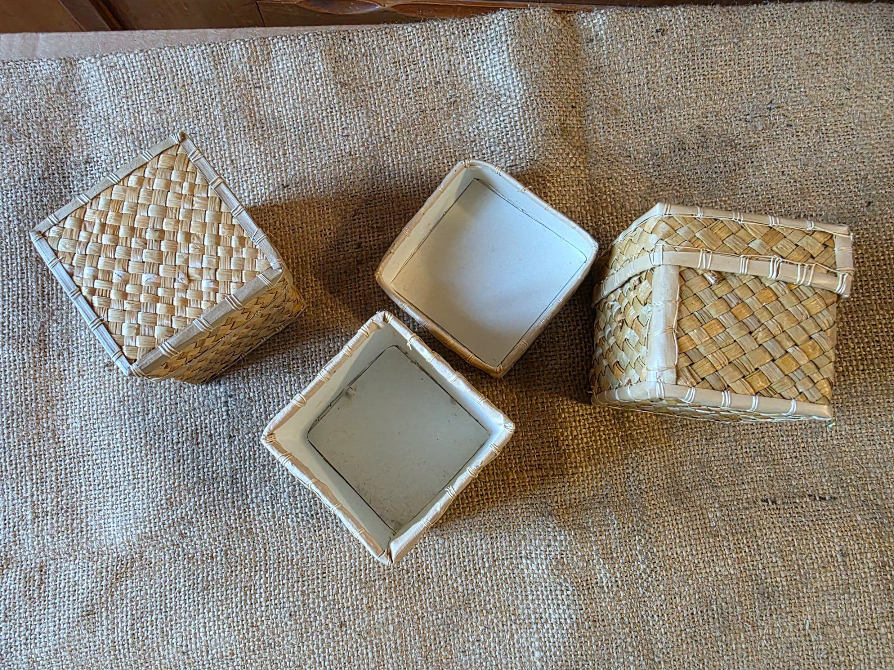 Sonstiges für Haushalt & Wohnen: 3 Bast Dosen Korb Box mit Deckel – Gebraucht aus Walterswil BE von Lonitti 1