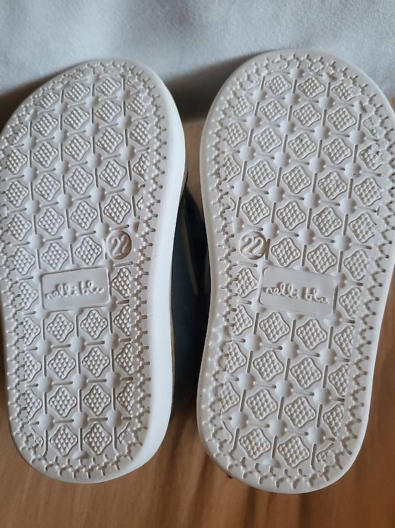 Scarpe per ragazze: Neue Kinderdchuhe von nelli blu – Usato da Reigoldswil venduto da Gigelino 1