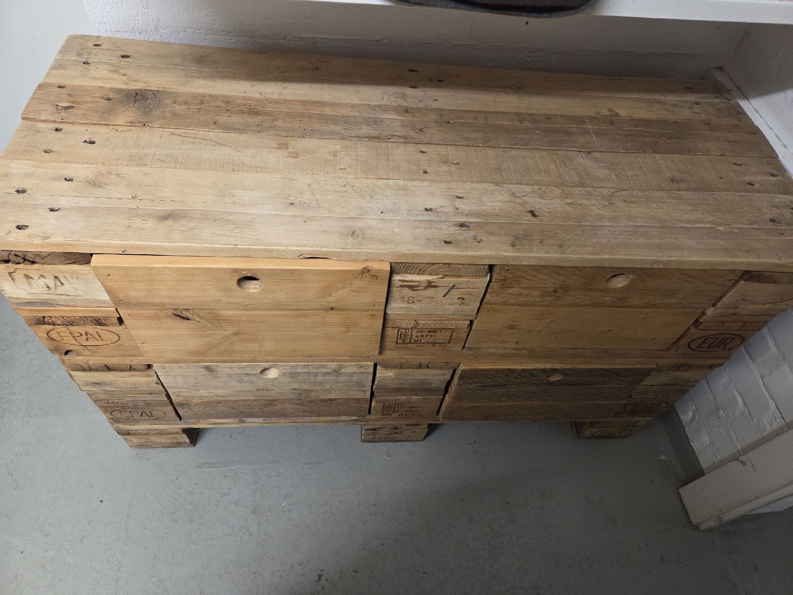 Articoli in legno: Pallettenmöbel 120×45×44 – Usato da Full-Reuenthal venduto da grosch01