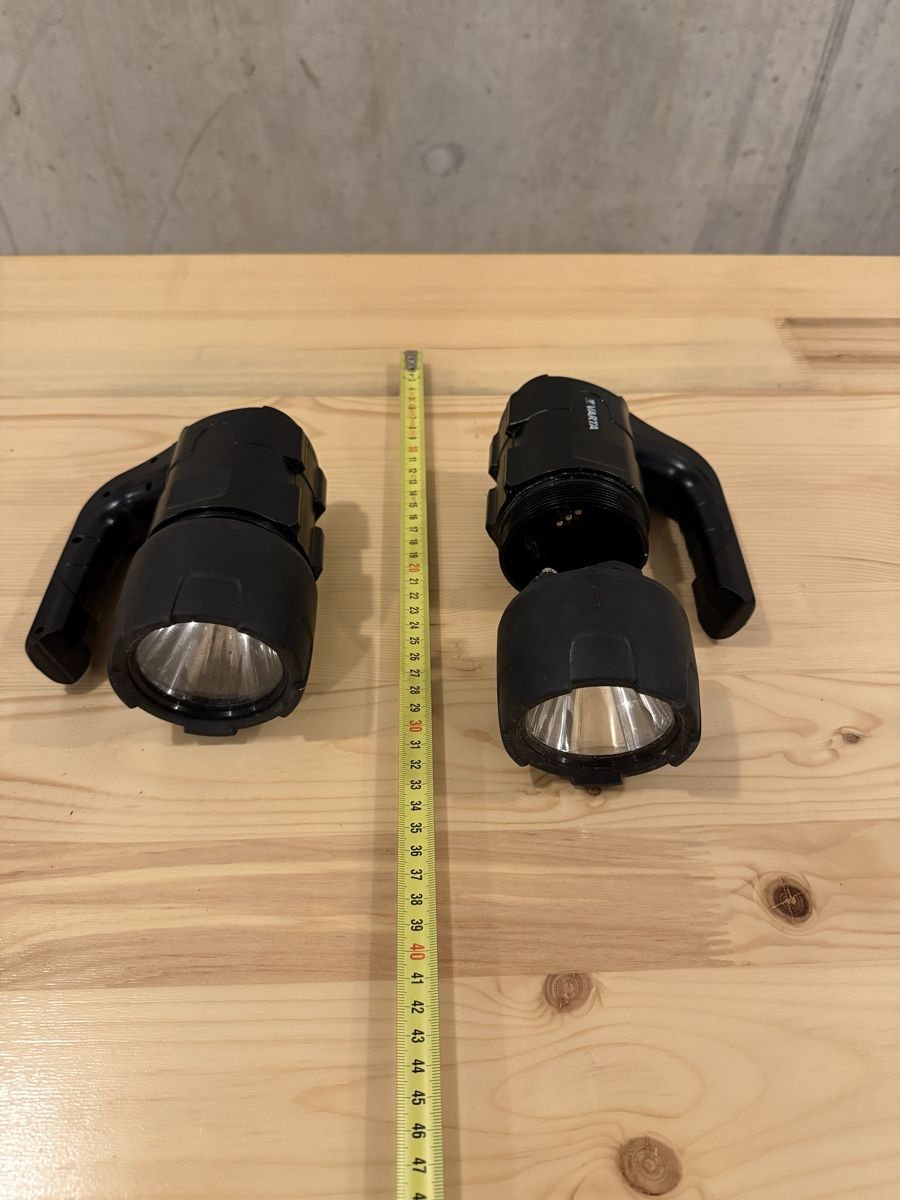 Lampade: 2x Varta BL10 LED Torch Flashlight - Robust – Usato da Zürich venduto da David.1 2
